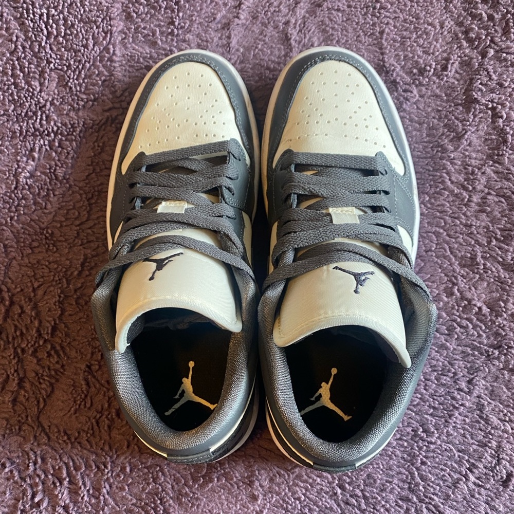 NIKE Jordan Air 1 Low Shoes. Size 8. NWOB. Gray/White/Black.